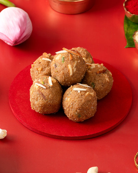 Gond Atta Ladoo